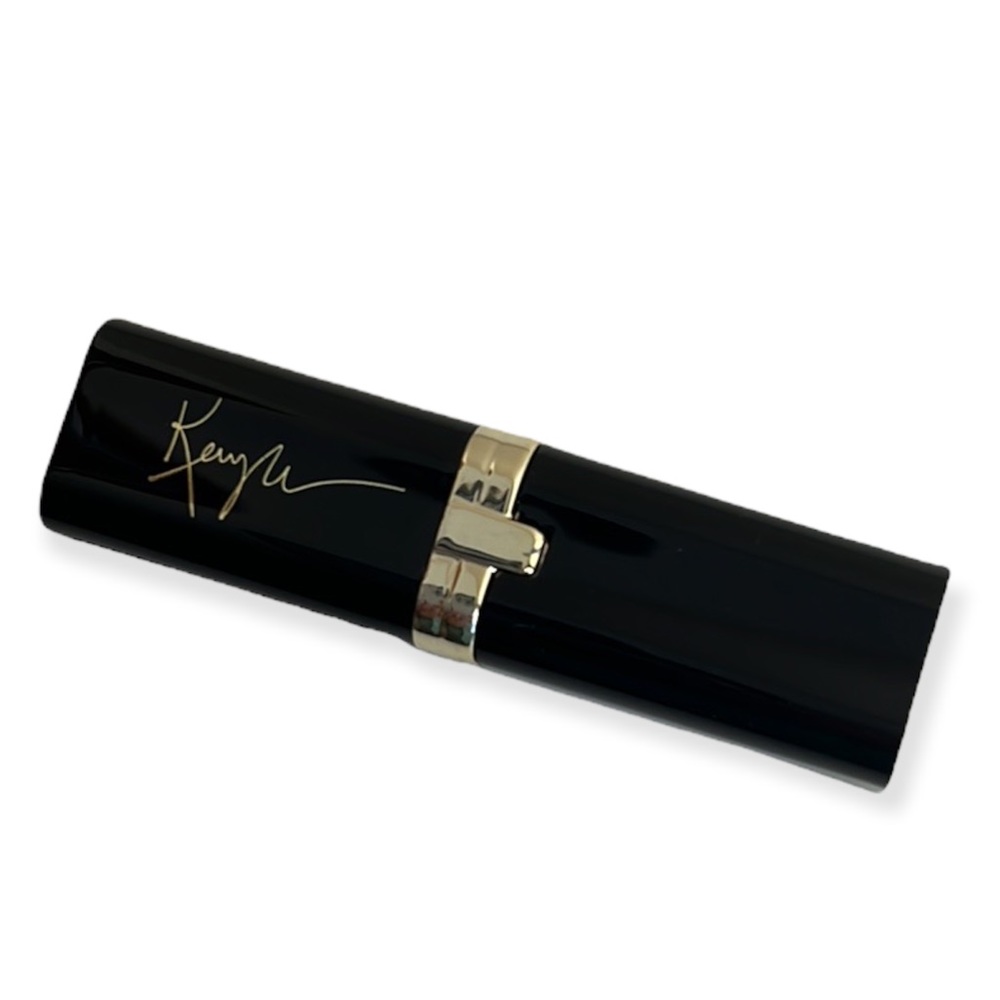 L’Oréal Colour Riche lipstick